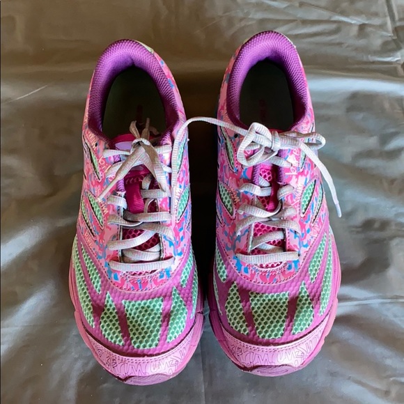 ASICS - Picture 2 of 4